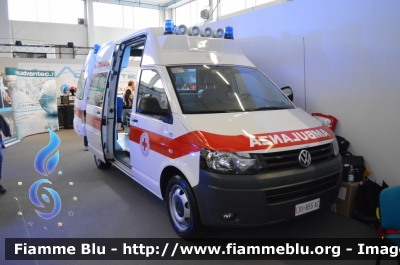 Volkswagen Transporter T5 Restyle
Croce Rossa Italiana
Comitato Provinciale di Bologna
Allestita Vision
CRI 855 AC

Esposta al REAS 2013
Parole chiave: Volkswagen_Transporter_T5_Restyle_CRI_Comitato_Provinciale_Bologna_CRI_855_AC_REAS_2013