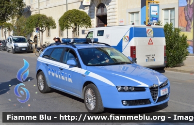 Alfa Romeo 159 Sportwagon Q4
Polizia di Stato
Polizia Stradale
POLIZIA H0772
Parole chiave: Alfa-Romeo 159_Sportwagon_Q4 PoliziaH0772 Carnevale_Viareggio_2013