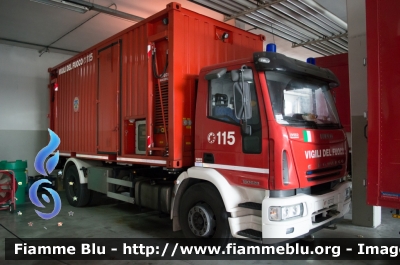 Iveco EuroCargo 180E28 II serie
Vigili del Fuoco
Comando Provinciale di Bologna
Nucleo NBCR
Allestimento Iveco-Magirus
VF 23722
Parole chiave: Iveco EuroCargo_180E28_IIserie Vigili_del_Fuoco Comando_Provinciale_Perugia VF_23722