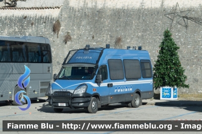 Iveco Daily V serie
Polizia di Stato
Reparto Mobile
Allestito Sperotto
Decorazione Grafica Artlantis
POLIZIA H8469

Emergenza Terremoto Norcia
Parole chiave: Iveco Daily_Vserie Polizia_di_Stato POLIZIA_H8469