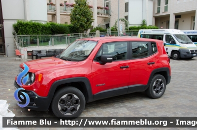 Jeep Renegade
Vigili del Fuoco
Comando Provinciale di Firenze
VF 27858
Parole chiave: Jeep_Renegade VF27858