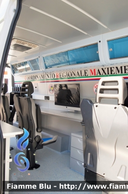 Iveco Daily VI serie
Coordinamento Regionale Maxiemergenze Toscana
Allestito Nepi Allestimenti
Centrale Operativa Mobile
Particolare Vano Sala Operativa
Tango Echo 01
Parole chiave: Iveco Daily_VIserie Coordinamento_Regionale_Maxiemergenze_Toscana