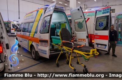 Volkswagen Transporter T6
Misericordia Valli della Bure e Candeglia (PT)
Allestita Maf
Particolare Vano Sanitario
Parole chiave: Volkswagen Transporter_T6 Mariani_Rescue_Village_2018