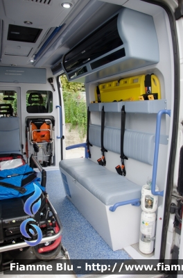 Fiat Ducato X290
Società di Mutuo Soccorso Croce Azzurra Pontassieve (FI)
Allestita Mariani Fratelli
Particolare Vano Sanitario
Parole chiave: Fiat Ducato_X290 Società_Mutuo_Soccorso_Croce_Azzurra_Pontassieve