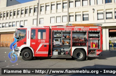 Iveco Stralis AF190S40 I serie
Vigili del Fuoco
Comando Provinciale di Perugia
AutoPompaSerbatoio allestimento Iveco-Magirus
VF 23703
Parole chiave: Iveco Stralis_AF190S40_Iserie VF23703