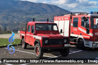 Land Rover Defender 130
Vigili del Fuoco
Comando Provinciale di Lucca
Distaccamento di Castelnuovo Garfagnana
VF 19362
Parole chiave: Land_Rover Defender130 Vigili_del_Fuoco Comando_Provinciale_Lucca VF19362