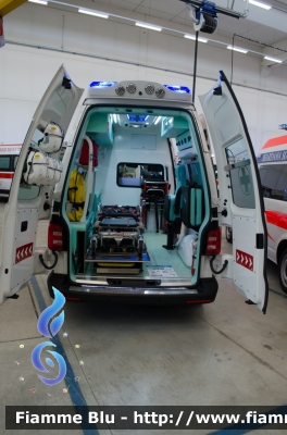 Volkswagen Transporter T6
Croce Rossa Italiana 
Comitato Locale di Borgosesia
Allestita MAF
Particolare Vano Sanitario
CRI 533 AF
Parole chiave: Volkswagen Transporter_T6 Mariani_Rescue_Village_2018