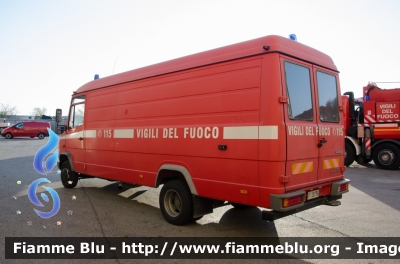 Mercedes-Benz Vario 612D
Vigili del Fuoco
Comando Provinciale di Perugia
Carro Soccorso
VF 20736
Parole chiave: Mercedes_Benz Vario_612D VF20736