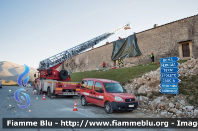 Fiat Doblò II serie
Vigili del Fuoco
VF 24838

Emergenza Terremoto Norcia
Parole chiave: Fiat Doblò_IIserie Vigili_del_Fuoco VF_24838