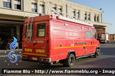 Mercedes-Benz Vario 814D
Vigili del Fuoco
Comando Provinciale di Perugia
AutoFurgone/Unità di Crisi Locale
Allestimento BAI
VF 23827
Parole chiave: Mercedes_Benz Vario_814D VF23827