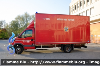 Iveco Daily III serie
Vigili del Fuoco
Comando Provinciale di Perugia
Nucleo NBCR
VF 22831
Parole chiave: Iveco Daily_IIIserie VF22831