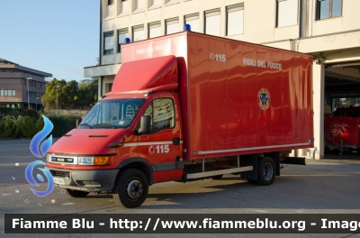 Iveco Daily III serie
Vigili del Fuoco
Comando Provinciale di Perugia
Nucleo NBCR
VF 22831
Parole chiave: Iveco Daily_IIIserie VF22831