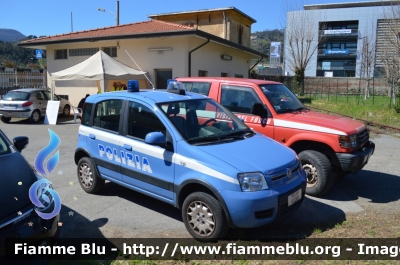 Fiat Nuova Panda 4x4 I serie
Polizia di Stato
POLIZIA H5268
Parole chiave: Fiat Nuova Panda 4x4_Iserie Polizia_di_Stato POLIZIA_H5268