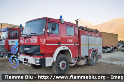 Iveco 190-26
Vigili del Fuoco
AutoPompaSerbatoio allestimento Baribbi
Esemplare con targhetta dell'Iveco 190-35
VF 16589

Emergenza Terremoto Norcia
Parole chiave: Iveco 190-26 VF16589