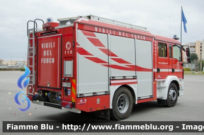 Man TGM 15.250 III serie
Vigili del Fuoco
Comando Provinciale di Grosseto
AutoPompaSerbatoio allestimento BAI
VF 31696
Parole chiave: Man TGM_15_250_IIIserie VF31696