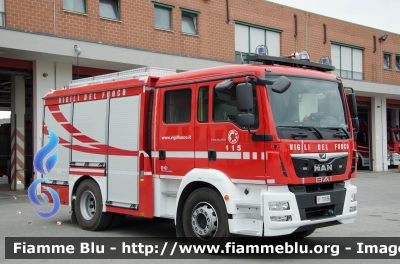 Man TGM 15.250 III serie
Vigili del Fuoco
Comando Provinciale di Grosseto
AutoPompaSerbatoio allestimento BAI
VF 31696
Parole chiave: Man TGM_15_250_IIIserie VF31696