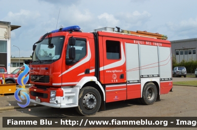 Volvo FL 280 III serie
Vigili del Fuoco
Comando Provinciale di Siena
AutoPompaSerbatoio allestimento Bai
VF 26504

Emergenza Maltempo Stabbia (FI)
Parole chiave: Volvo_FL_280_III_serie_VDF_Provinciale_Siena_VF_26504_Emergenza_Maltempo_Stabbia