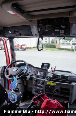 Man TGM 15.250 III serie
Vigili del Fuoco
Comando Provinciale di Grosseto
AutoPompaSerbatoio allestimento BAI
VF 31696
Parole chiave: Man TGM_15_250_IIIserie VF31696