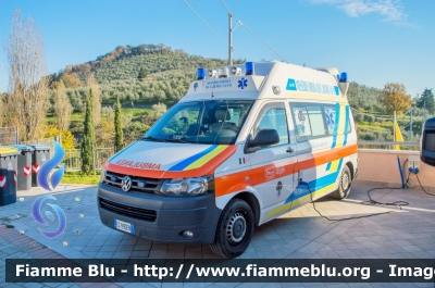 Volkswagen Transporter T5 restyle
Misericordia Carmignano (PO)
Allestita Mariani Fratelli
Ex ASL 2 Olbia
Parole chiave: Volkswagen Transporter_T5restyle Ambulanza