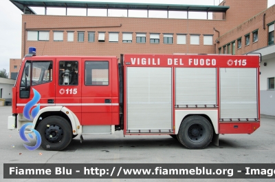 Iveco EuroFire 150E27 I serie
Vigili del Fuoco
Comando Provinciale di Grosseto
AutoPompa Serbatoio allestimento Iveco Magirus
VF 18965
Parole chiave: Iveco EuroFire_150E27_Iserie VF18965