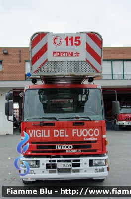 Iveco EuroFire 150E27 I serie
Vigili del Fuoco
Comando Provinciale di Firenze
AutoScala da 27 metri allestimento Iveco-Magirus
VF 18699
Parole chiave: Iveco EuroFire_150E27_Iserie VF18699