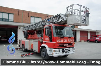 Iveco EuroFire 150E27 I serie
Vigili del Fuoco
Comando Provinciale di Firenze
AutoScala da 27 metri allestimento Iveco-Magirus
VF 18699
Parole chiave: Iveco EuroFire_150E27_Iserie VF18699