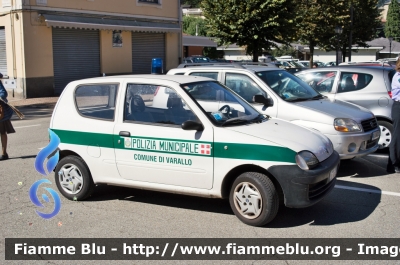 Fiat Seicento
Polizia Municipale 
Comune di Varallo (BI)
POLIZIA LOCALE 
YA 601 AJ
Parole chiave: Fiat_Seicento PM_Varallo POLIZIA_LOCALE YA_601_AJ