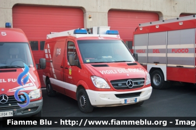 Mercedes-Benz Sprinter III serie 
Vigili del Fuoco
Distretto della Vallagarina
Corpo Volontario di Rovereto (TN)
VF 5H0 TN
Parole chiave: Mercedes_Benz Sprinter_IIIserie VF_Corpo_Volontario_Rovereto VF_5H0_TN