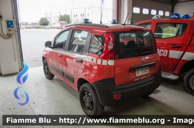 Fiat Nuova Panda 4x4 II serie
Vigili del Fuoco
Comando Provinciale di Grosseto
VF 31625
Parole chiave: Fiat Nuova_Panda_4x4_IIserie VF31625