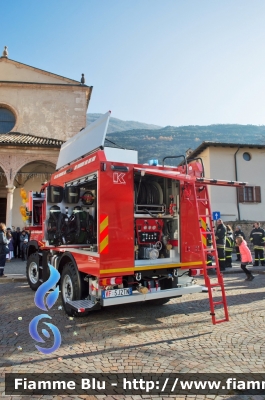 Mercedes-Benz Unimog U218
Vigili del Fuoco
Distretto di Trento
Corpo Volontario di Calavino
Particolare Vano Posteriore
Allestita Kofler Fahrzeugbau 
VF 5J2 TN
Parole chiave: Mercedes_Benz Unimog_U218 Vigili_del_Fuoco Corpo_Volontario_Calavino VF_5J2_TN