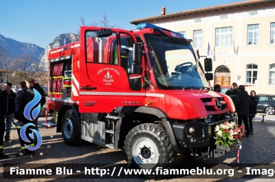 Mercedes-Benz Unimog U218
Vigili del Fuoco
Distretto di Trento
Corpo Volontario di Calavino
Allestita Kofler Fahrzeugbau 
VF 5J2 TN
Parole chiave: Mercedes_Benz Unimog_U218 Vigili_del_Fuoco Corpo_Volontario_Calavino VF_5J2_TN