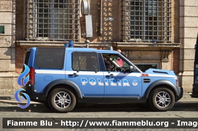 Land Rover Discovery 3
Polizia di Stato
Reparto Mobile

Parole chiave: Land_Rover_Discovery_3_Polizia_di_Stato_Festa_della_Repubblica_2014