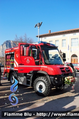 Mercedes-Benz Unimog U218
Vigili del Fuoco
Distretto di Trento
Corpo Volontario di Calavino
Allestita Kofler Fahrzeugbau 
VF 5J2 TN
Parole chiave: Mercedes_Benz Unimog_U218 Vigili_del_Fuoco Corpo_Volontario_Calavino VF_5J2_TN