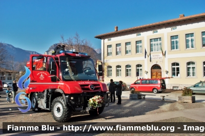 Mercedes-Benz Unimog U218
Vigili del Fuoco
Distretto di Trento
Corpo Volontario di Calavino
Allestita Kofler Fahrzeugbau 
VF 5J2 TN
Parole chiave: Mercedes_Benz Unimog_U218 Vigili_del_Fuoco Corpo_Volontario_Calavino VF_5J2_TN