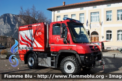 Mercedes-Benz Unimog U218
Vigili del Fuoco
Distretto di Trento
Corpo Volontario di Calavino
Allestita Kofler Fahrzeugbau 
VF 5J2 TN
Parole chiave: Mercedes_Benz Unimog_U218 Vigili_del_Fuoco Corpo_Volontario_Calavino VF_5J2_TN