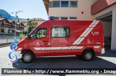 Mercedes-Benz Sprinter 4x4 II serie
Vigili del Fuoco
Distretto di Mezzolombardo
Corpo Volontario di Mezzocorona
Soccorso Stradale
Allestito Kofler Fahrzeugbau
VF 0A8 TN
Parole chiave: Mercedes_Benz Sprinter_4x4_IIserie VF_Corpo_Volontario_Mezzocorona VF_0A8TN