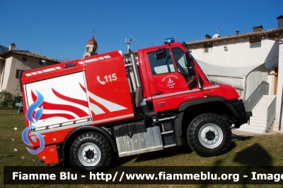 Mercedes-Benz Unimog U218
Vigili del Fuoco
Distretto di Trento
Corpo Volontario di Calavino
Allestita Kofler Fahrzeugbau 
VF 5J2 TN
Parole chiave: Mercedes_Benz Unimog_U218 Vigili_del_Fuoco Corpo_Volontario_Calavino VF_5J2_TN