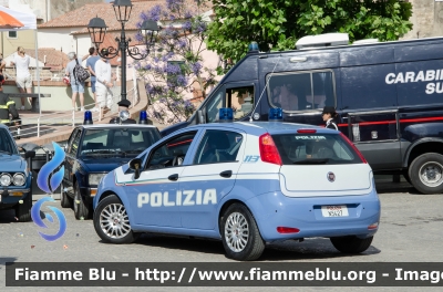 Fiat Punto VI serie
Polizia di Stato
Allestimento Nuova Carrozzeria Torinese
Decorazione grafica Artlantis
POLIZIA N5427
Parole chiave: Fiat Punto_VIserie POLIZIA_N5427