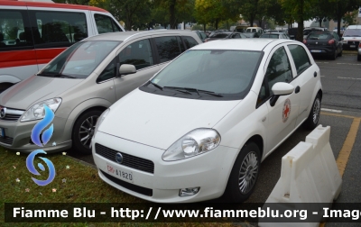 Fiat Grande Punto
Croce Rossa Italiana
Comitato Provinciale di Padova
CRI A182D
Parole chiave: Fiat Grande_Punto CRIA182D Reas_2013