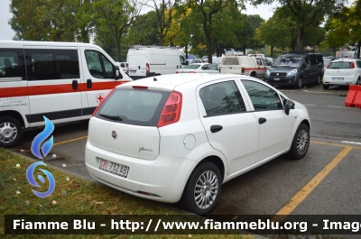 Fiat Grande Punto
Croce Rossa Italiana
CRI 732 AB
Parole chiave: Fiat_Grande_Punto_CRI_732_AB