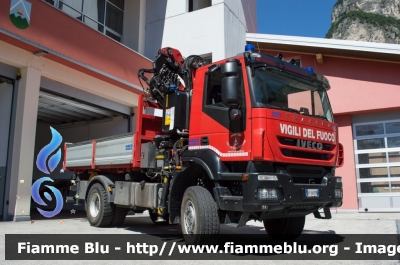 Iveco Trakker 4x4 II serie
Vigili del Fuoco
Unione Distrettuale di Mezzzolombardo
Distaccata al Corpo Volontario di Mezzocorona (TN)
Allestimento Iveco-Magirus
VF 6K8 TN
Parole chiave: Iveco_Trakker 4x4_IIserie VF_Unione_Distrettuale_Mezzolombardo VF_6K8TN