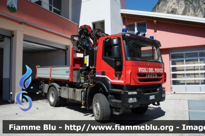 Iveco Trakker 4x4 II serie
Vigili del Fuoco
Unione Distrettuale di Mezzolombardo
Distaccata al Corpo Volontario di Mezzocorona (TN)
Allestimento Iveco-Magirus
VF 6K8 TN
Parole chiave: Iveco_Trakker 4x4_IIserie VF_Unione_Distrettuale_Mezzolombardo VF_6K8TN