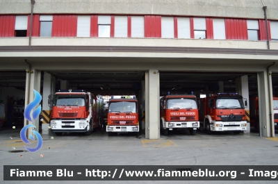 Iveco Stralis AF190S40 I serie
Vigili del Fuoco
Comando Provinciale di Pistoia
AutoPompaSerbatoio allestimento Iveco-Magirus
VF 23643
Parole chiave: Iveco_Stralis_AF190S40_I_serie_Vigili_del_Fuoco_VF_23643