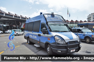 Iveco Daily V serie
Polizia di Stato
Reparto Mobile
*Nuova Livrea*
Allestito Sperotto
Decorazione Grafica Artlantis
POLIZIA H9652
Parole chiave: Iveco Daily_Vserie POLIZIAH9652