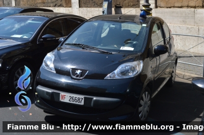 Peugeot 107 I serie
Vigili del Fuoco
Comando Provinciale di Roma
Scuole Centrali Antincendio Roma Capannelle
VF 26687
Parole chiave: Peugeot_107_I_serie_VF_26687_Vigili_del_Fuoco_Festa_della_Repubblica_2014