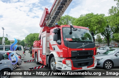 Volvo FE350
Vigili del Fuoco
Comando Provinciale di Firenze
Autoscala 24 MT Allestimento RED
VF 33226
Parole chiave: Volvo_FE350 VF33226