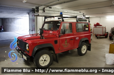 Land Rover Defender 90
Vigili del Fuoco
Distretto della Vallagarina
Corpo Volontario di Pomarolo (TN)
VF K03 TN
Parole chiave: Land_Rover Defender_90 VFK03TN