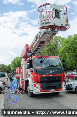 Volvo FE350
Vigili del Fuoco
Comando Provinciale di Firenze
Autoscala 24 MT Allestimento RED
VF 33226
Parole chiave: Volvo_FE350 VF33226