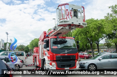 Volvo FE350
Vigili del Fuoco
Comando Provinciale di Firenze
Autoscala 24 MT Allestimento RED
VF 33226
Parole chiave: Volvo_FE350 VF33226