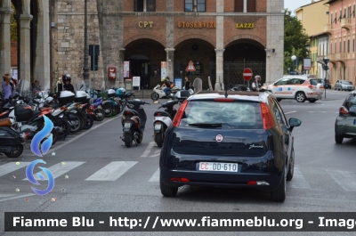 Fiat Grande Punto
Carabinieri
CC DD 610
Parole chiave: Fiat_Grande_Punto_Carabinieri_CC_DD_610